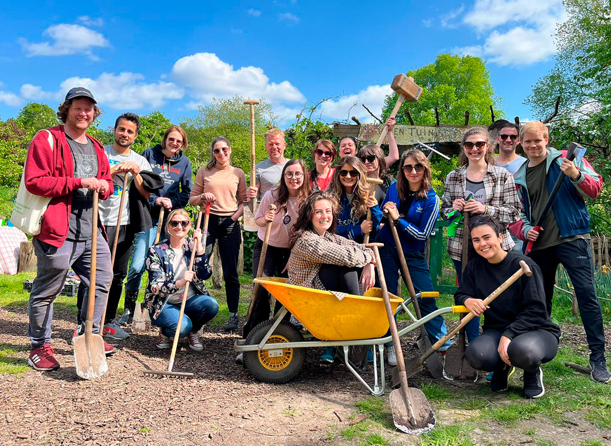 EAIE Staff volunteering at The Natureluur in Amsterdam for a day of beautifying a local community garden