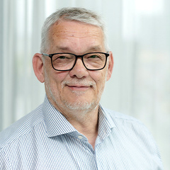 Leonard Engel24_bio.png 1