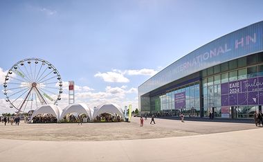 events_host_a_conference_mm.jpg 1